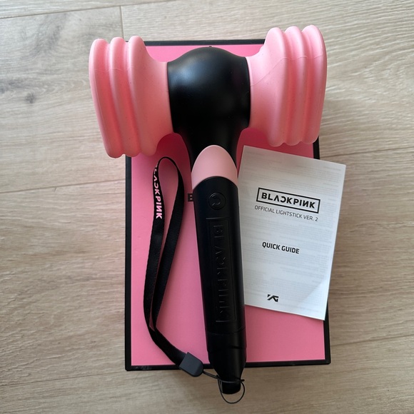 Blackpink Official Lightstick Ver. 2 - Picture 1 of 12